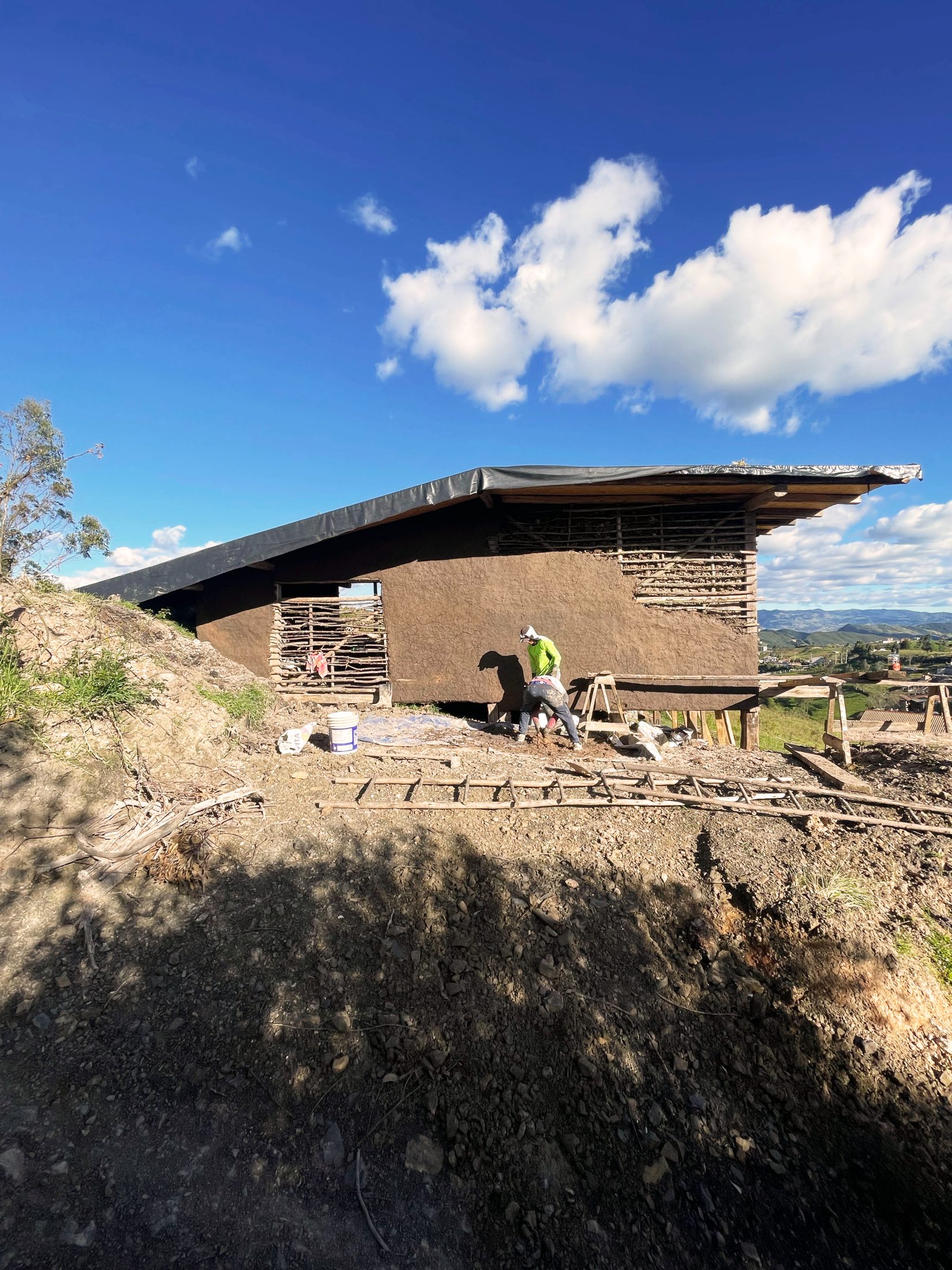 Detalle de bahareque y tapial — Casa Tarqui en obra